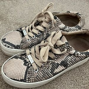 JSlides NYC pink and grey snake skin platform
